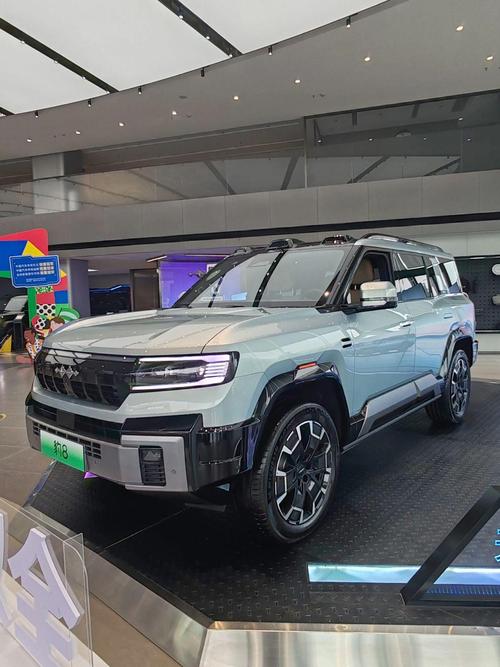 成都272比亚迪方程豹硬派越野的爆款，英菲尼迪35周年与你共成长